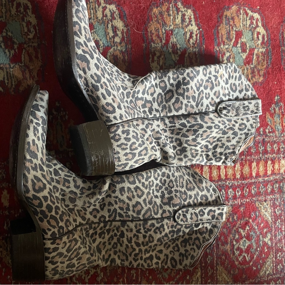 Leopard Print Women's Cowboy Boots - Picture 9 of 13